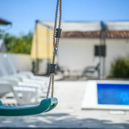 Apartman Summer House Nina Pavicini